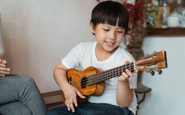 Playing the banjo can enhance your coordination and sharpen your mental flexibility.